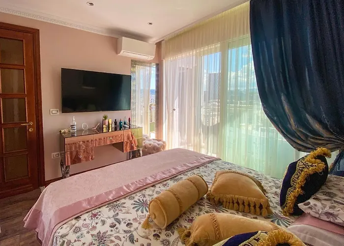 Luxury * Τίρανα